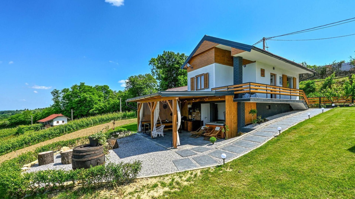 Strigova House | Lovely home in Sveti Urban with sauna
