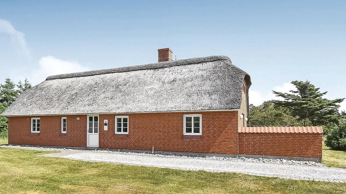 Sundhuse House | Lovely home in Ulfborg with sauna