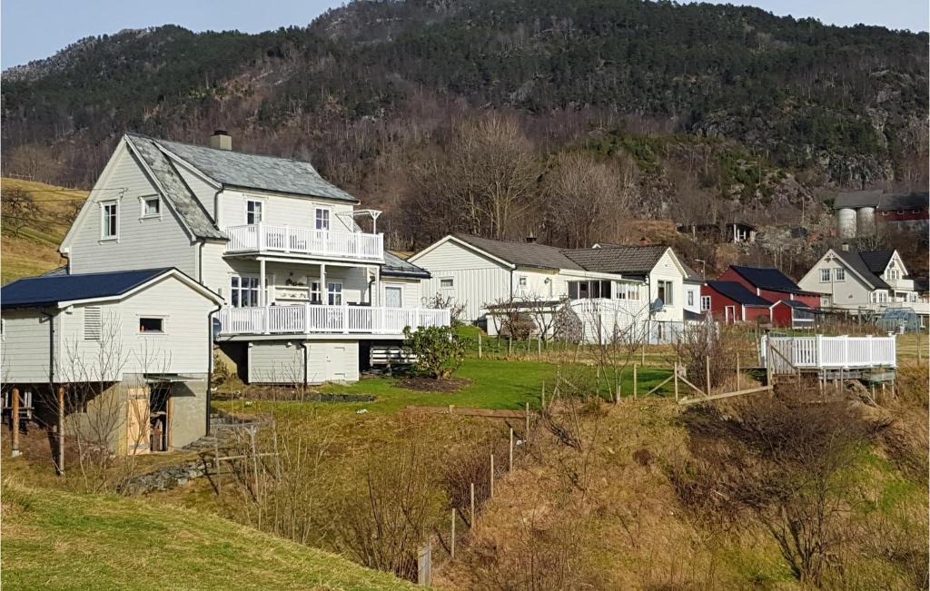 Kvinnherad House | Lovely Home In Utåker With Wifi