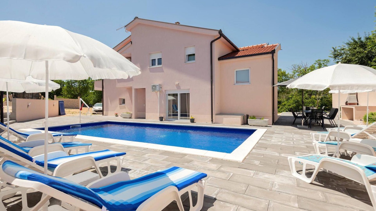 Imotski House | Lovely home in Vinjani Gornji with WiFi