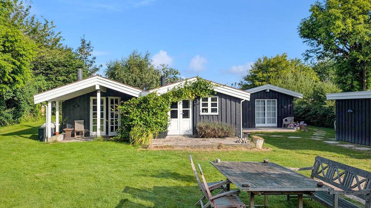 Holloselund House | Lovely home in Vejby with kitchen
