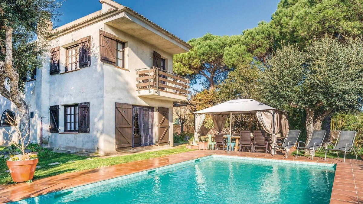 La Goba House | Lovely home in Vidreres with WiFi