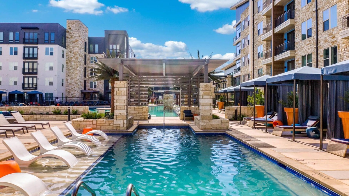 Dallas-Fort Worth Metroplex DFW Apartment | Lovely Homes +Balcony View +Pool+ GYM & Free Parking