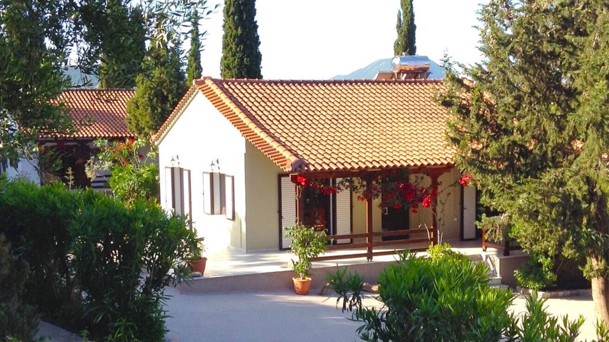 Gialova House | Lovely house in a beautiful garden, lots of privacy, walking distance to beach