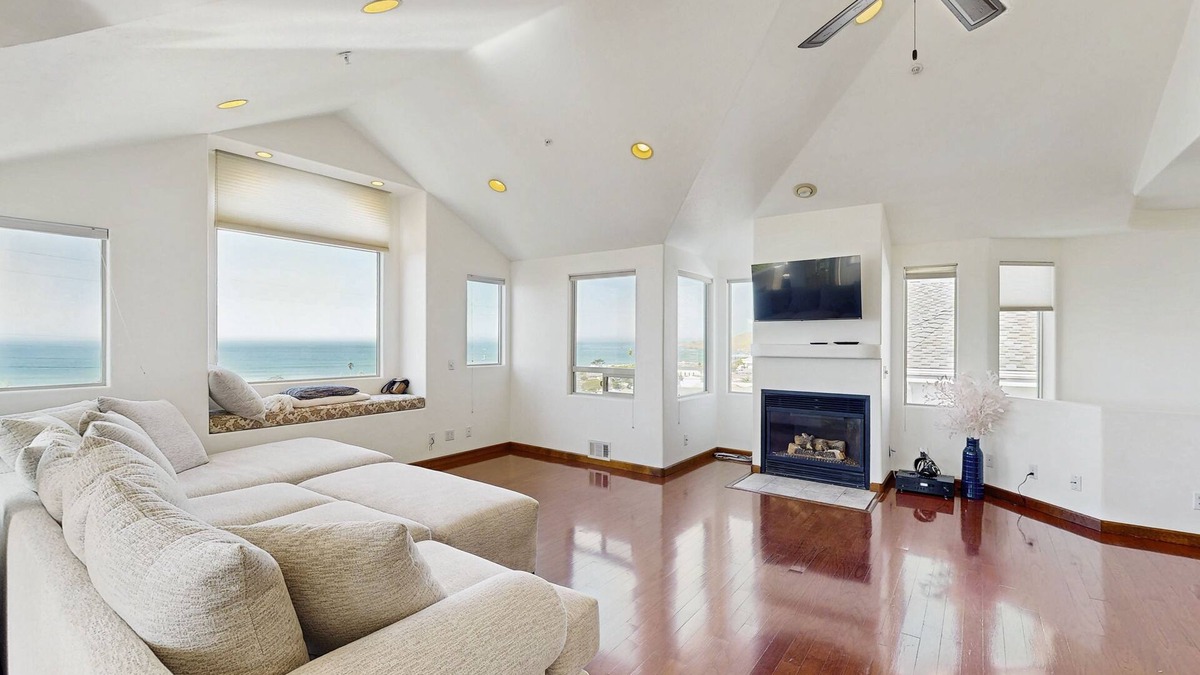 Cayucos House | Lovely House w/Beautiful Ocean Views, Grill & Jetted Tub - Walk to Beach & Town