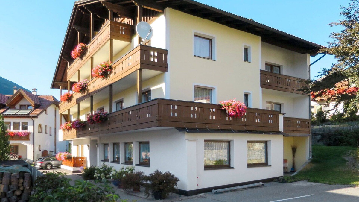 St. Valentin auf der Haide Apartment | Lovely apartment for 6 people with WIFI, TV, balcony and pets allowed