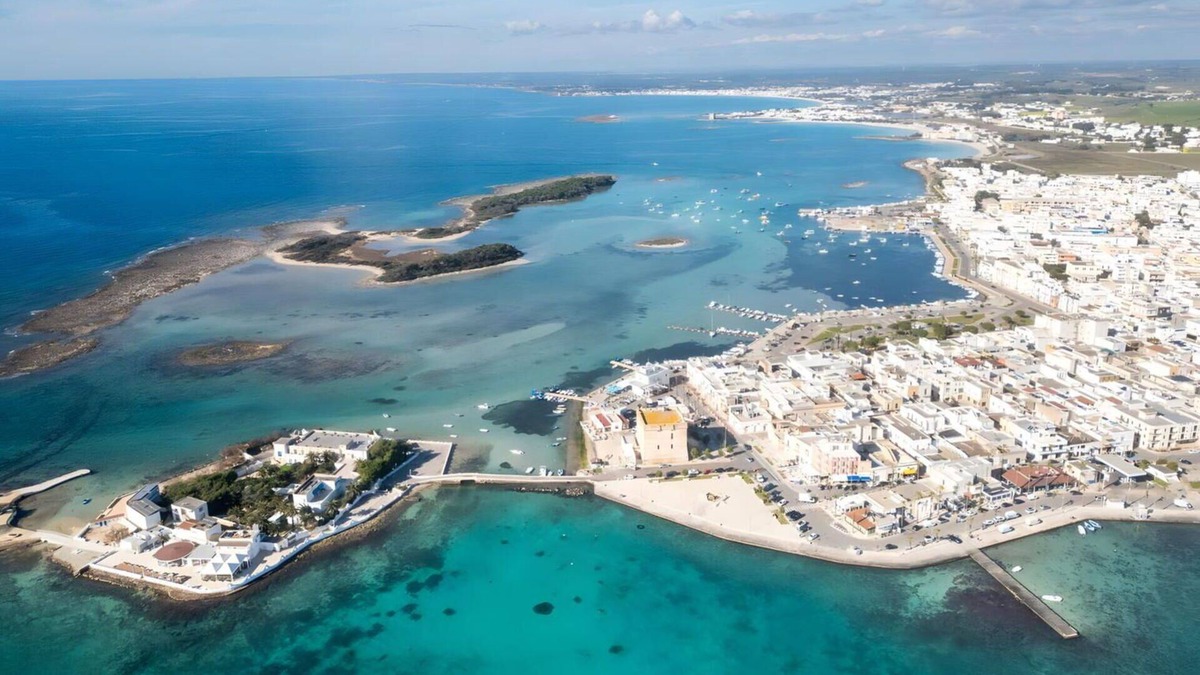 Torre Specchia Ruggeri Apartment | Lovely apartment for 4 people with WIFI, TV and pets allowed, close to Otranto