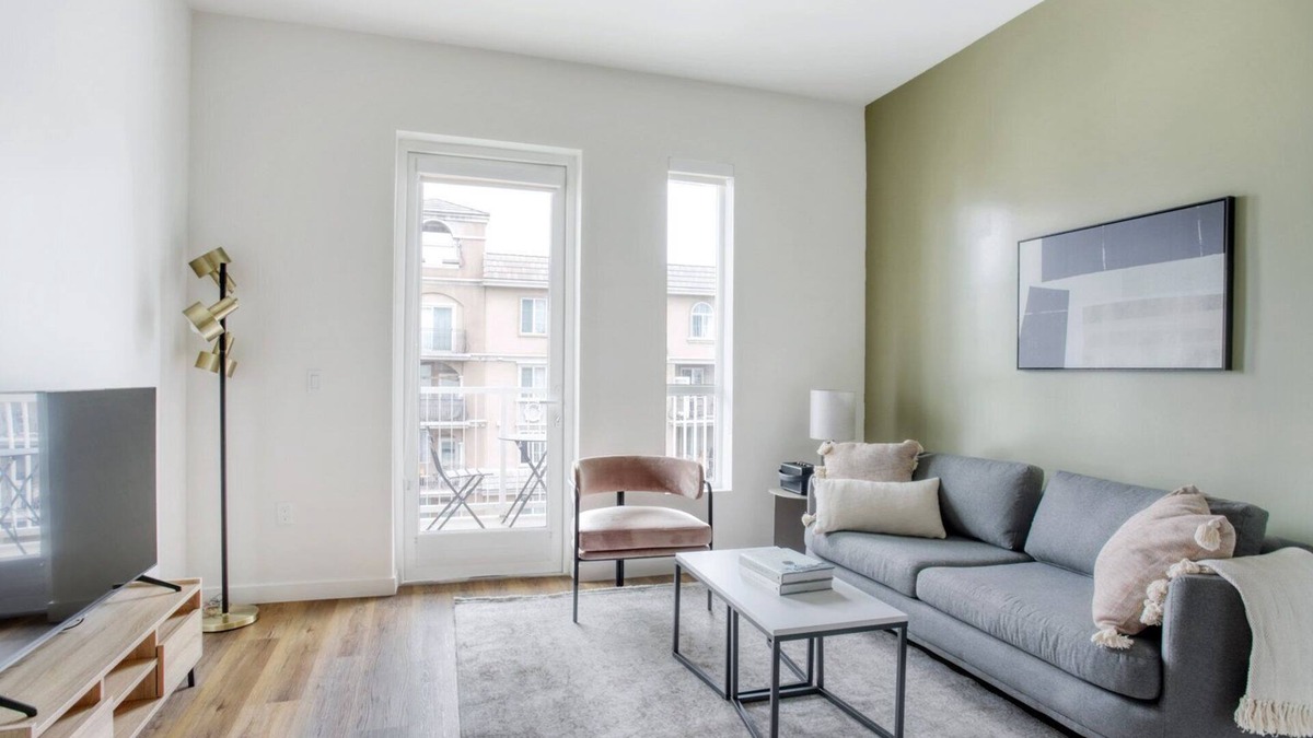 Koreatown Apartment | Lovely Koreatown 1BR w/Gym & W/D, walk to Wilshire Blvd, by Blueground