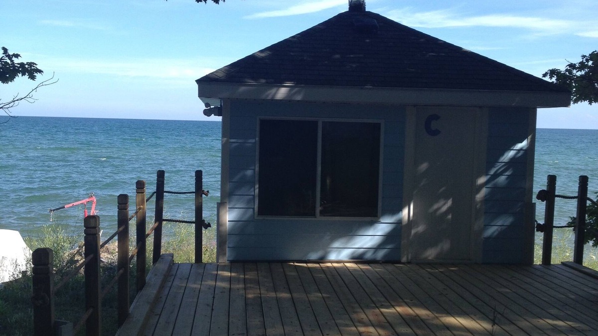 East Tawas House | Lovely Lake Huron Property Conveniently Located Between East Tawas And Oscoda
