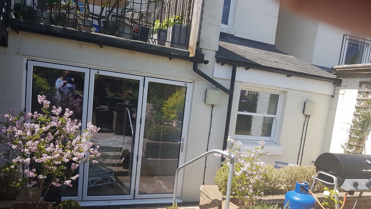 Royal Tunbridge Wells Apartment | Lovely Large Garden Flat
