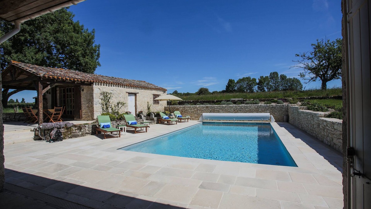 Loubezs-Bernac House | Lovely Large Longère Farmhouse in the Aquitaine with Salt Water Pool