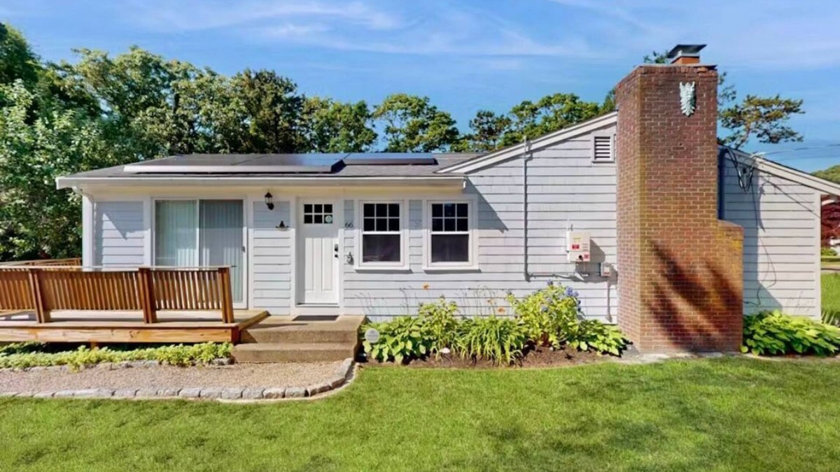 West Yarmouth House | Lovely Lewis Bay | Steps to Neighborhood Beach