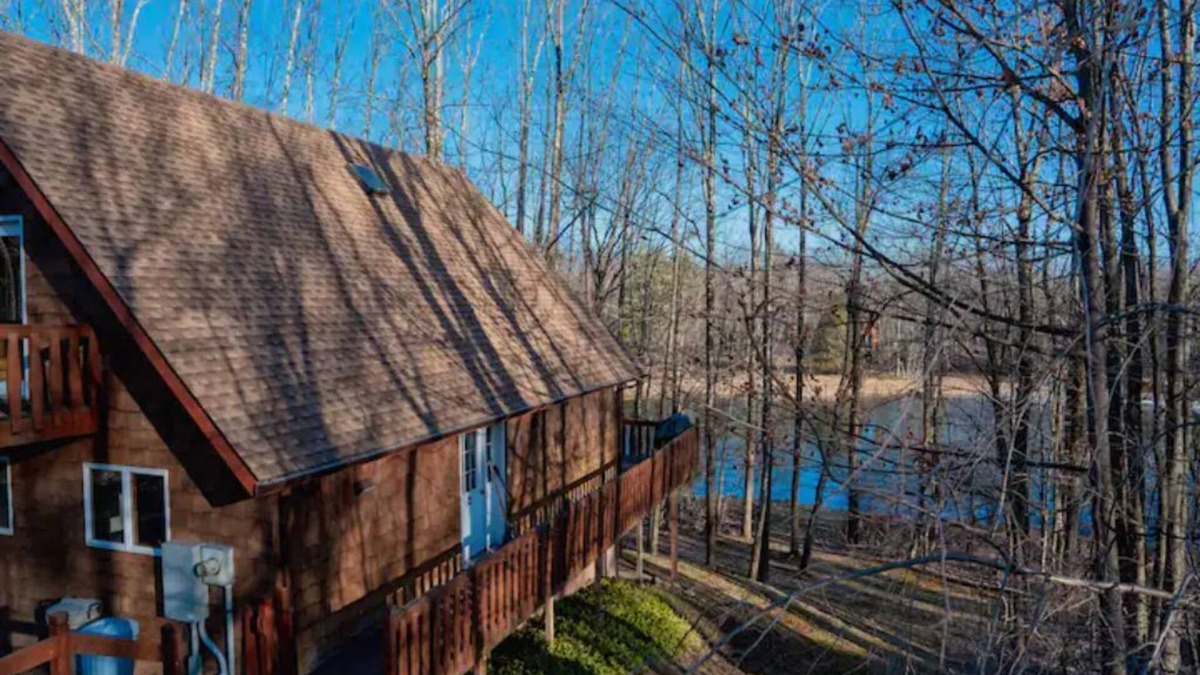 Liberty Ski Chalet | Lovely Liberty Chalet On the Waterfront