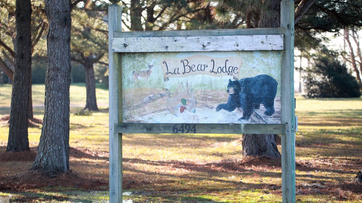 Fairfield House | Lovely log home on Lake Mattamuskeet
