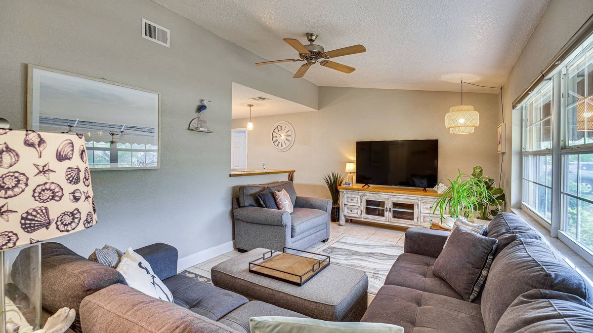 Surfside Estates House | Lovely Merritt Island Home w/Kayak + Fire Pit!