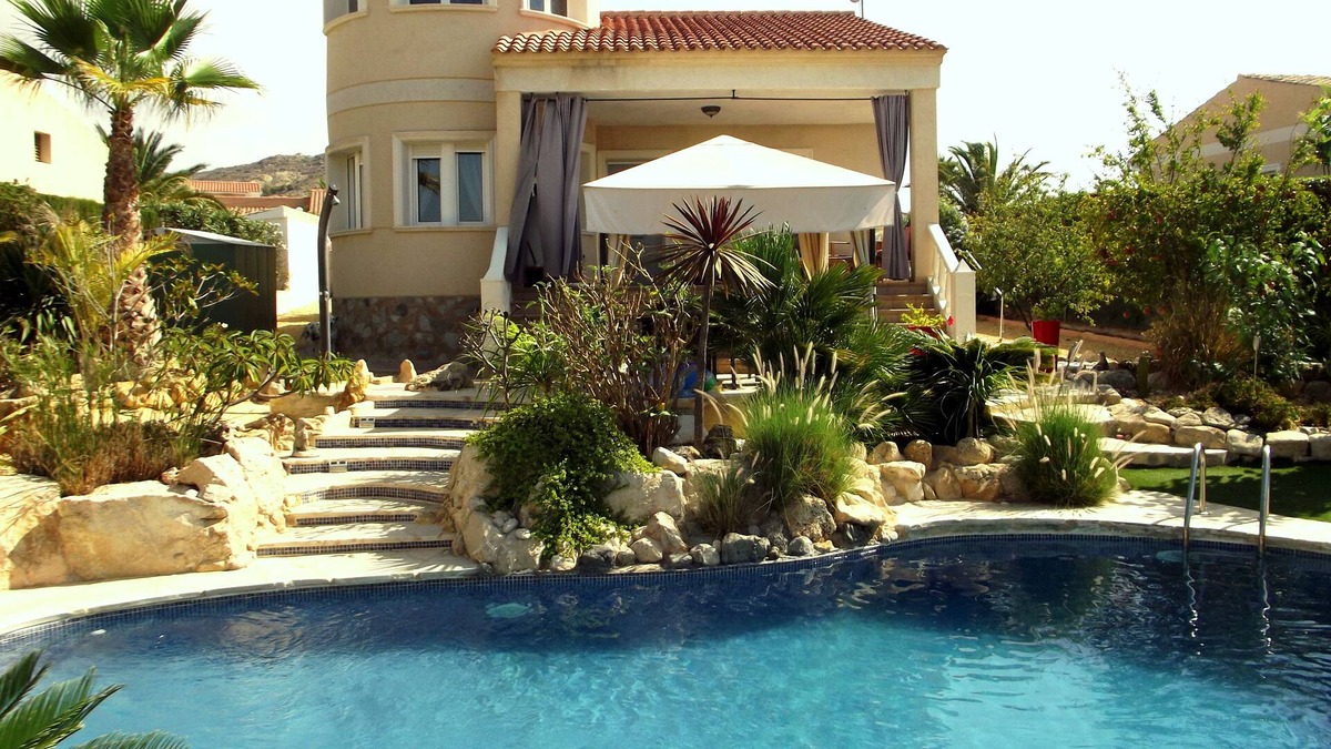 Hoya de los Patos Villa | Lovely Modern 4 Bed Villa with Private Pool in Busot, Nr El Campello , Alicante
