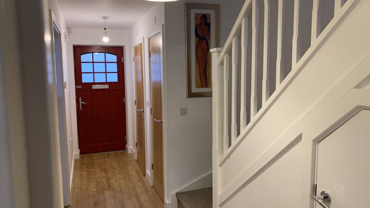 Sidcot House | Lovely modern house in area of outstanding natural beauty. 16mins from airport.