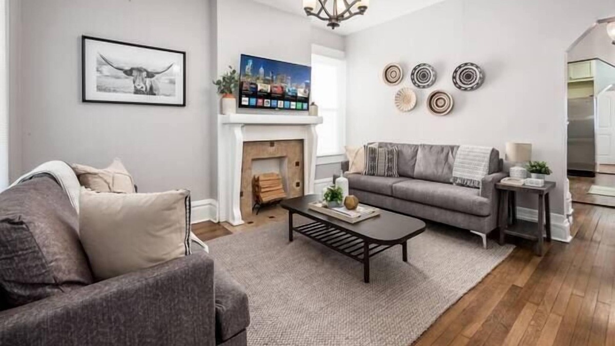 Olde Towne East House | LOVELY *NEW* 4BR IN OLDE TOWN EAST l FREE PARKING