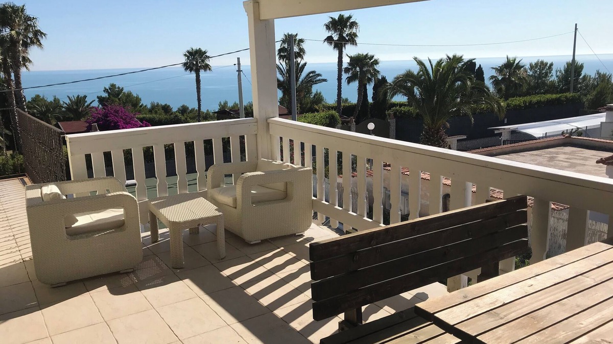Defensola Condo | Lovely one-bedroom apartment with sea view on the 2nd floor - Porto Greco