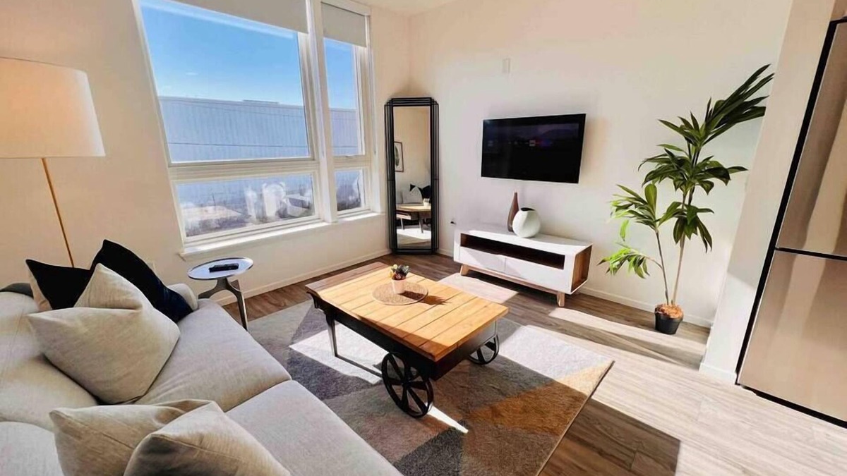 Clawson Apartment | Lovely open one bedroom in West Oakland