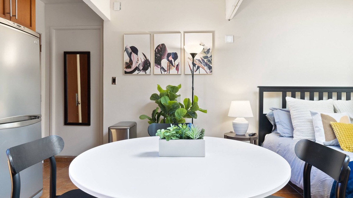 Palo Alto Apartment | Lovely Pet Friendly Studio on Quiet Culdesac w/Fast WiFi