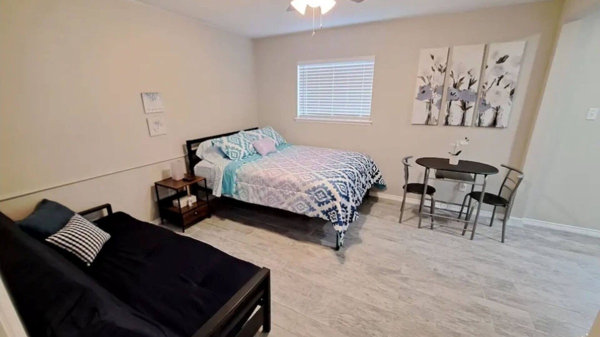Lewisville Apartment | Lovely & Private Studio Apt @NorthDFW by I-35 Fwy. Free W&D Stays 30+ days only