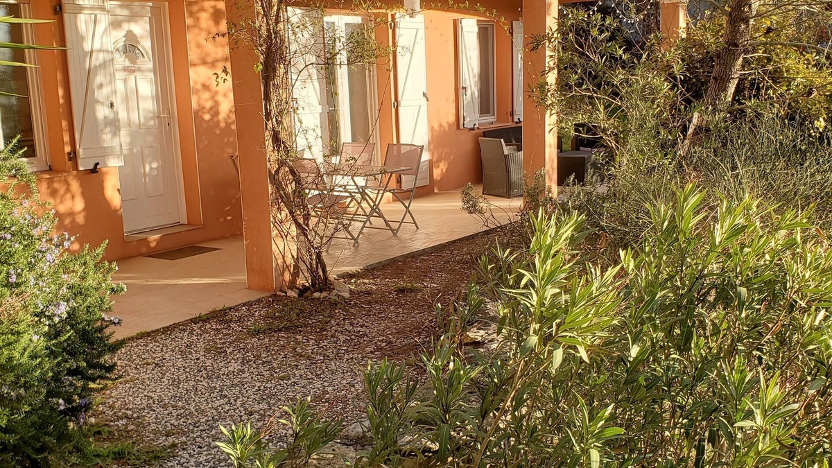Beaucaire Cottage | Lovely, quiet gîte in the hills of Provence
