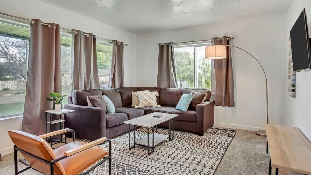 Ogden House | Lovely Renovated Home Perfect for Weekend Getaway.