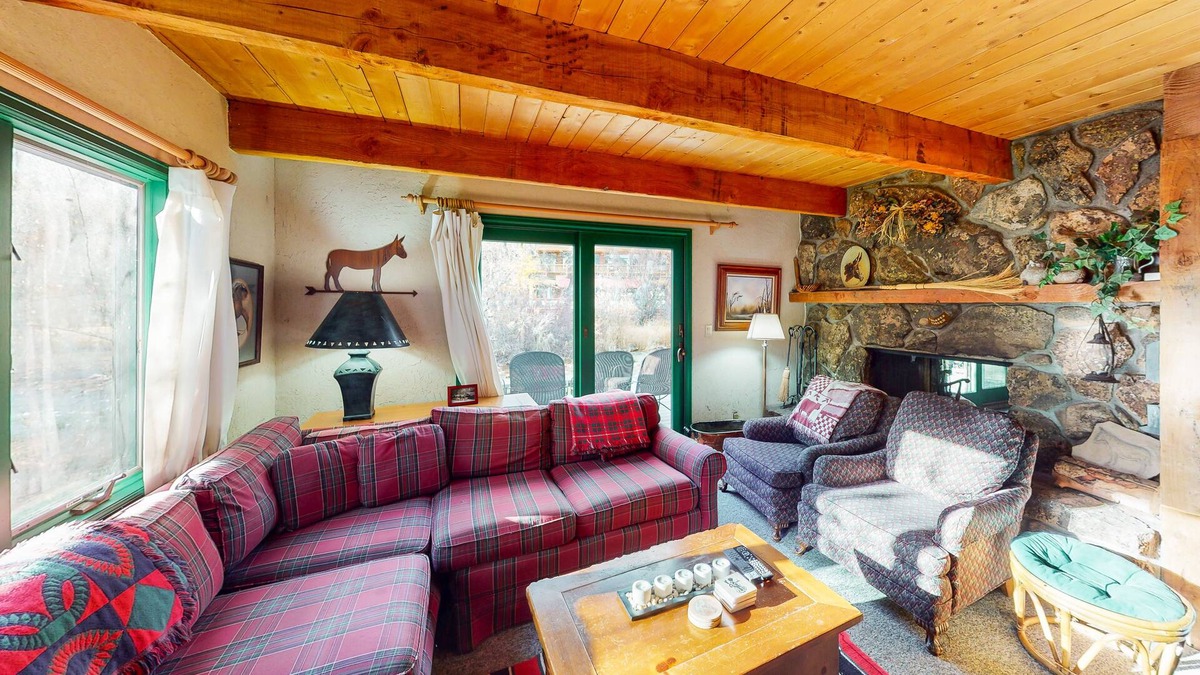 Basalt House | Lovely Riverfront Home w/Private Washer/Dryer, Fireplaces - Close to Ski Resorts