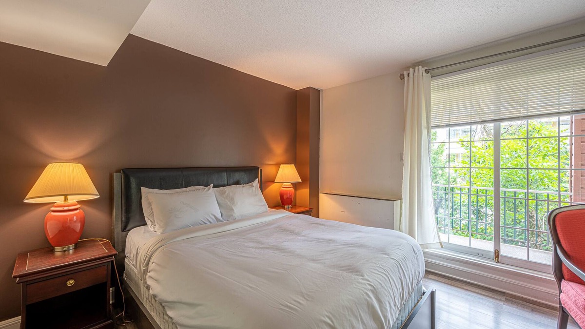 Saint-Sauveur Hotel | Lovely room close to everything