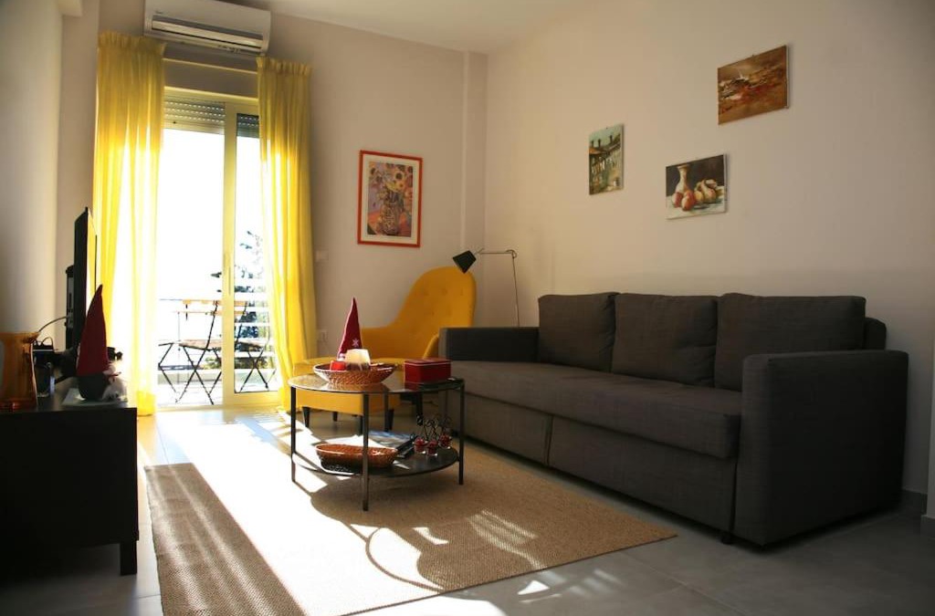 Itea Apartment | Lovely sea front apartment