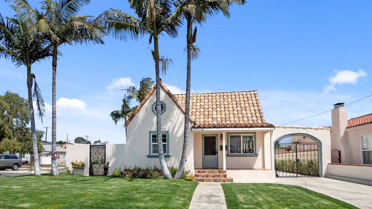 Northwest San Pedro Villa | Lovely spacious 6-bedroom villa with Hot Tub in Los Angeles