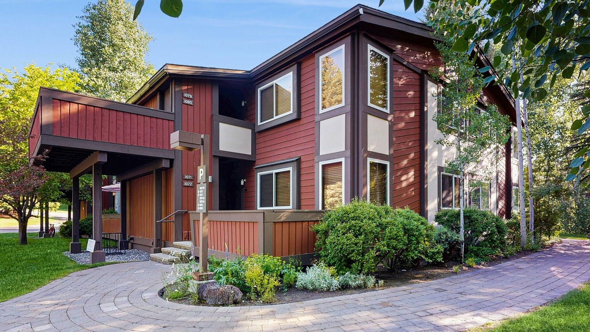 Elkhorn Apartment | Lovely Studio Close to Dollar Mountain w/Full Kitchen/Free WiFi/Deck/Netflix