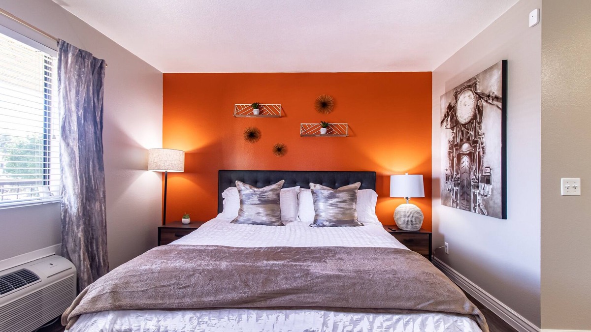 Colton Apartment | Lovely Studio☑ King Bed♚ Clean ✪ Comfortable✿