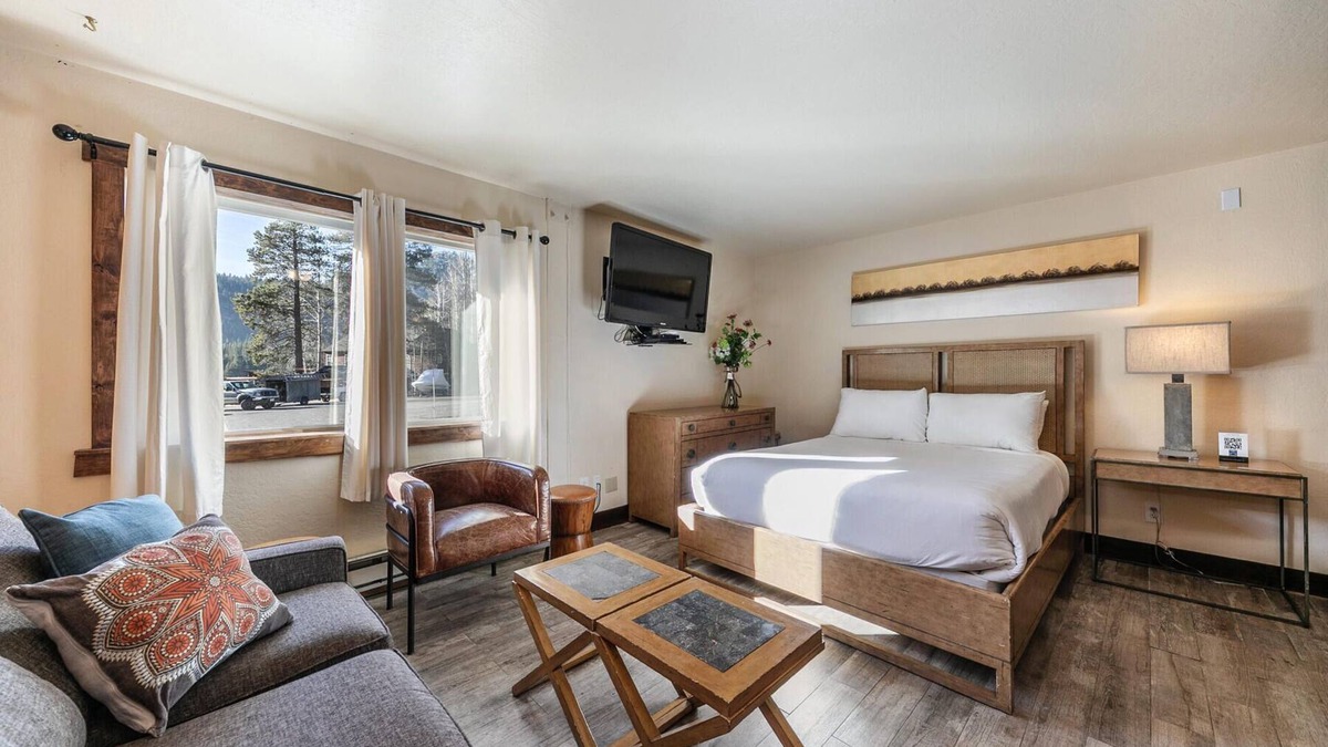 Truckee Apartment | Lovely Studio w/Kitchen #122 at Donner Lake Village
