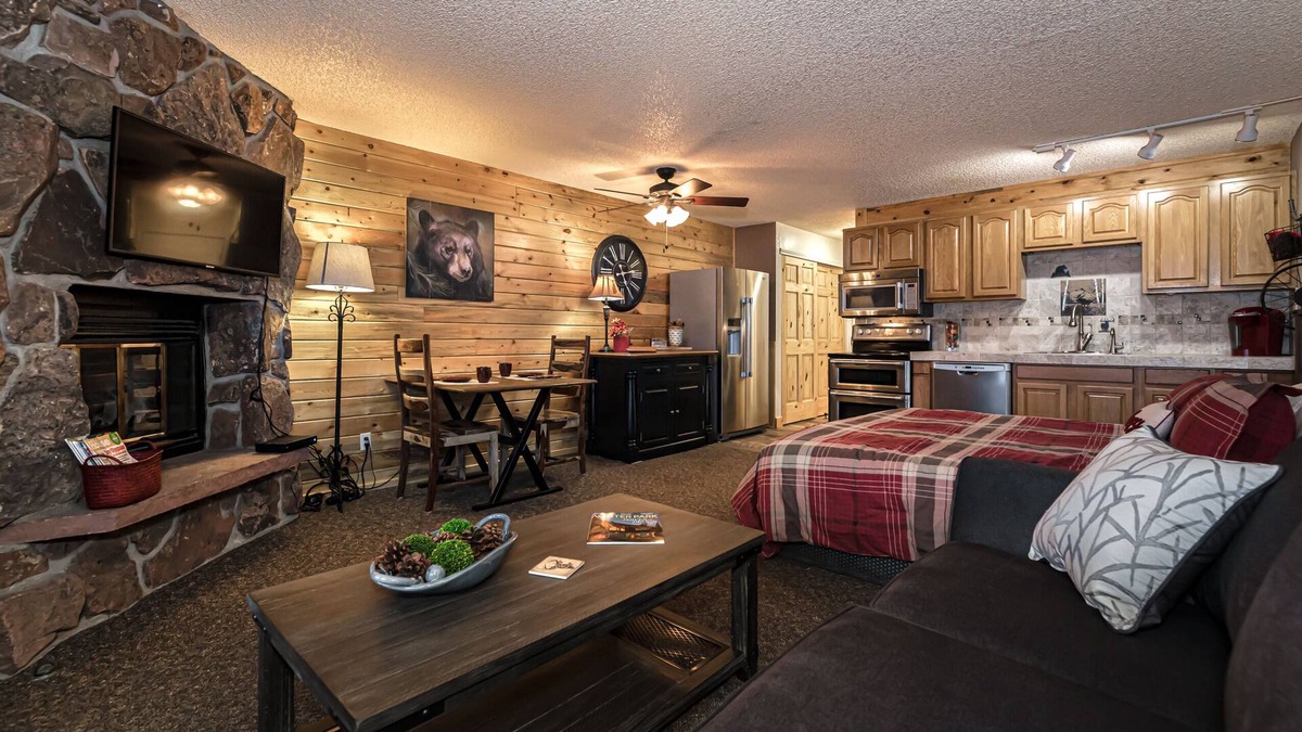 Granby Apartment | Lovely Studio with Pond and Mountain Views!