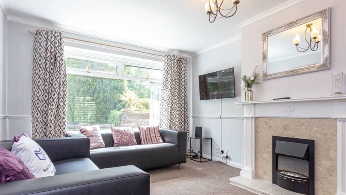 Newcastle-upon-Tyne House | Lovely Stylish 3 Bedroom House Central Gosforth