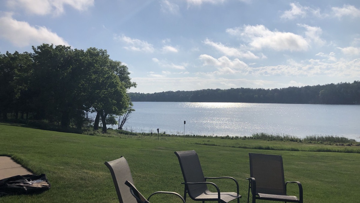 Danbury House | Lovely townhouse on peaceful Birch Island Lake with access to golf