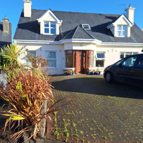 Listowel House | Lovely Twin Bedroom in Listowel Kerry