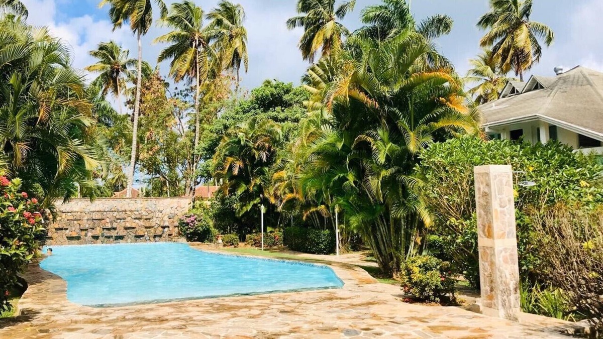 El Callejon House | Lovely Villa 5 Minute Walk to the Beach in the Center of Town