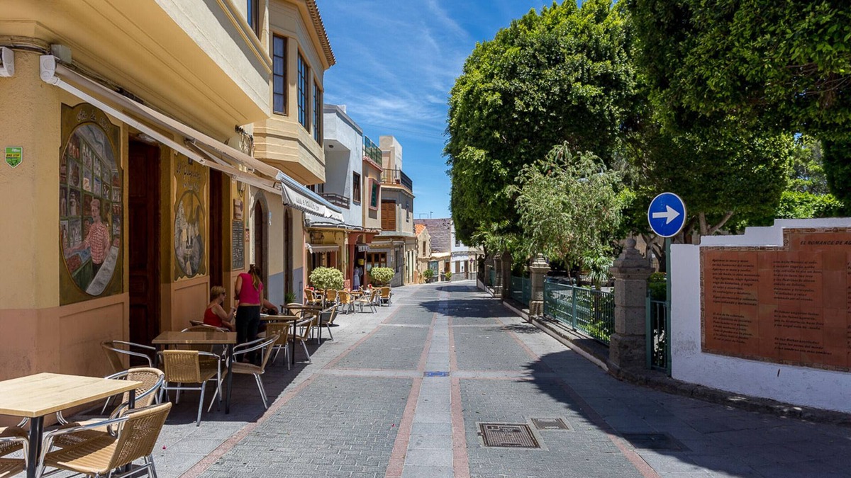 Aguimes Apartment | Lovely Village 3BR Sea Views Home - Beach nearby