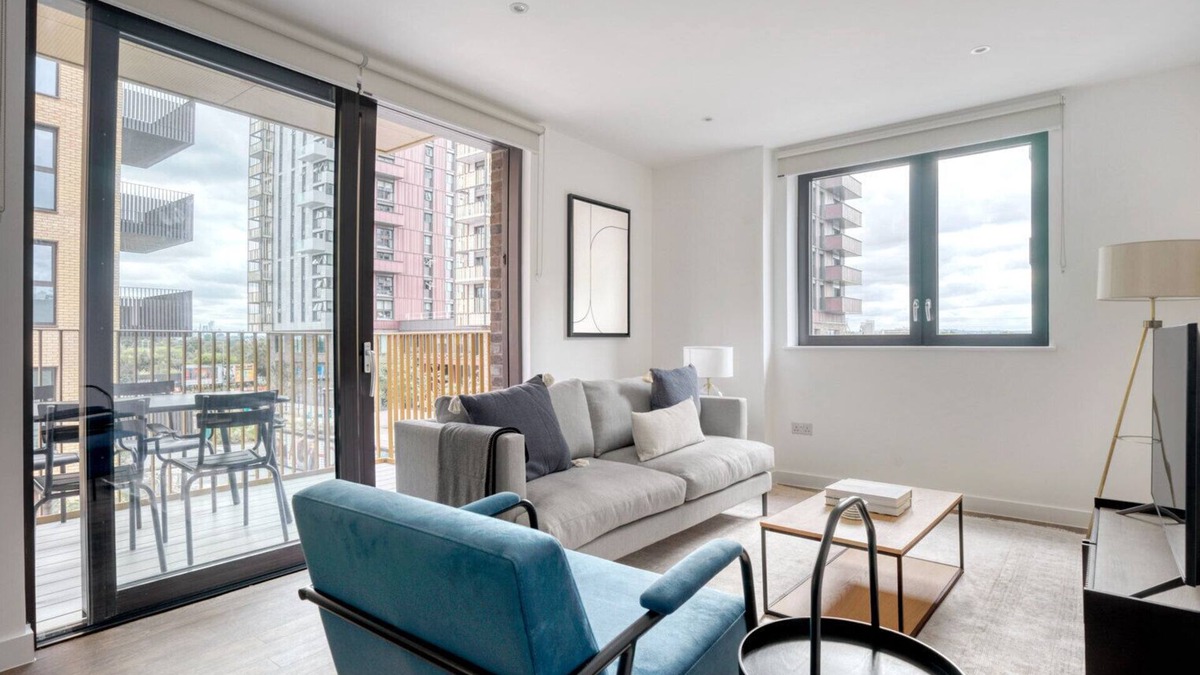William Morris Apartment | Lovely Walthamstow 2BR w/Gym, Lounge & Concierge nr Tube, by Blueground