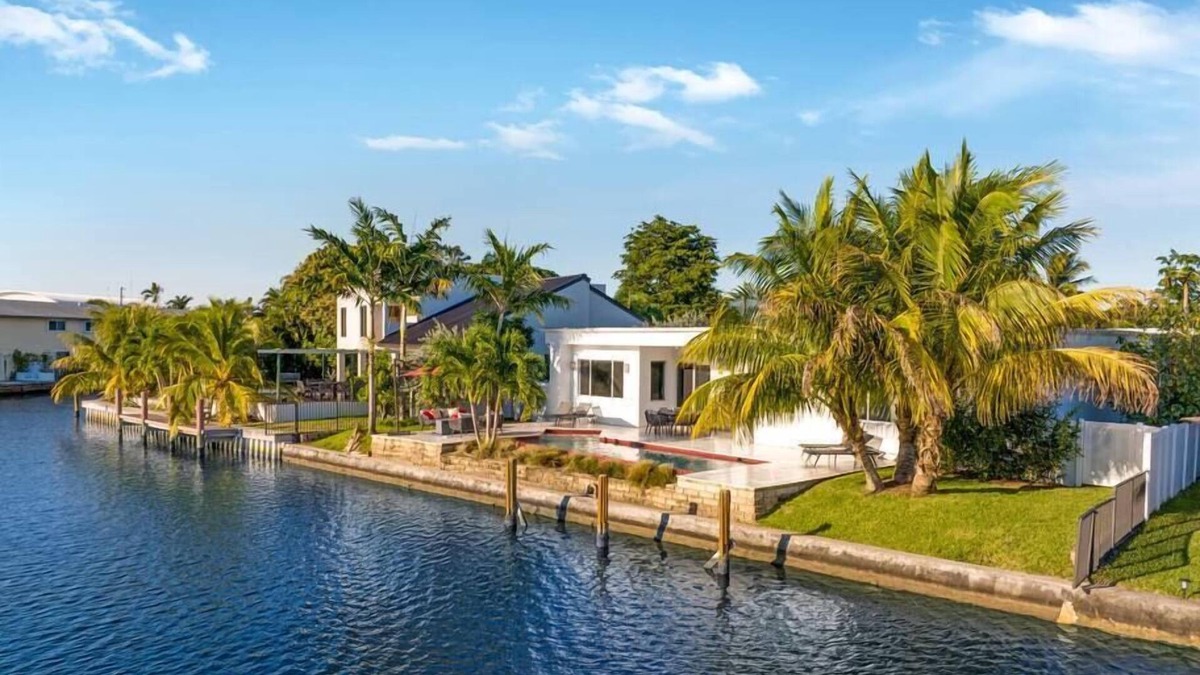 Coral Brook Villa | Lovely Waterfront Home W/ A Pool