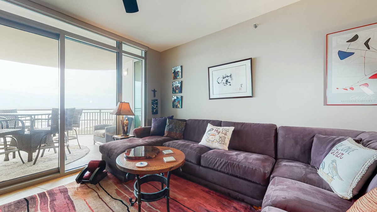 Galveston Condo | Lovely waterfront condo on the beach with pool & hot tub - dog-friendly