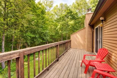 Lincoln Apartment | Lovely White Mountains Condo Hike, Ski and Unwind!