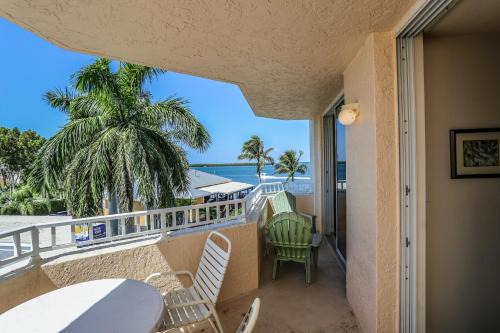 Fort Myers Beach Apartment | Lovers Key Resort 206