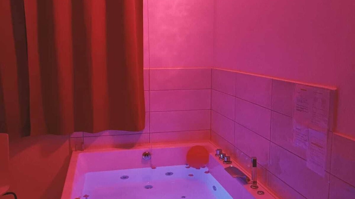 Tuscolano Apartment | Lovers' Nest - your romantic and private spa in the center of Rome