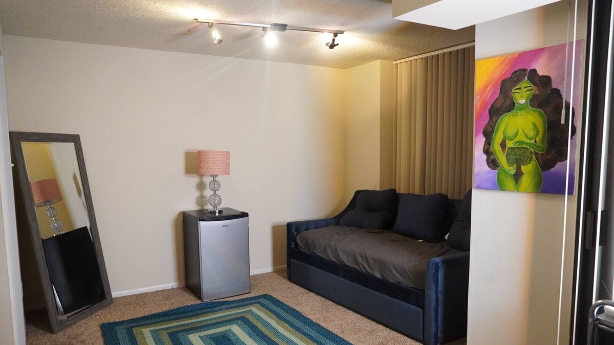 West End Apartment | Lovey spacious 1 bedroom apartment, sleeps up to 5