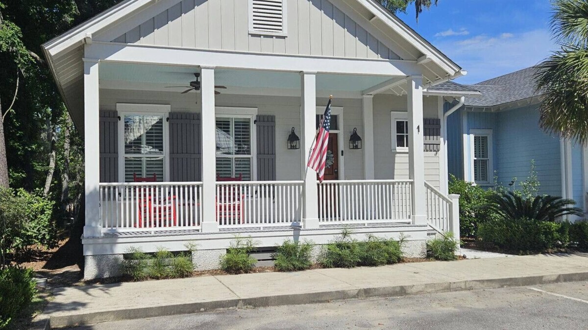 Habersham Cottage | Low Country Cottage in Beautiful Habersham