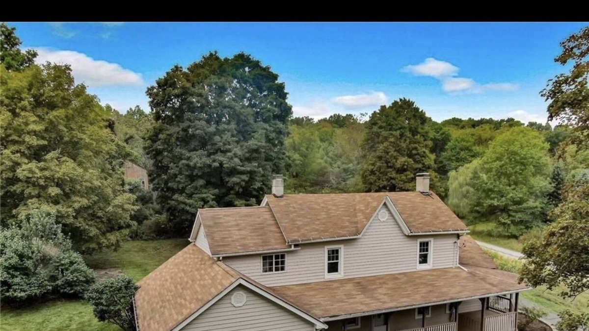 Washingtonville Villa | Low key 3 bedroom 1 acre villa with a pool !!